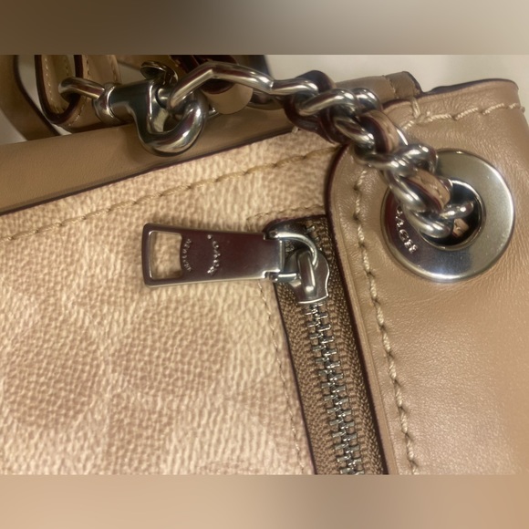 NWOT Coach Parker Convertible Backpack Crossbody Bag 16 Signature Canvas Beige - Picture 11 of 16